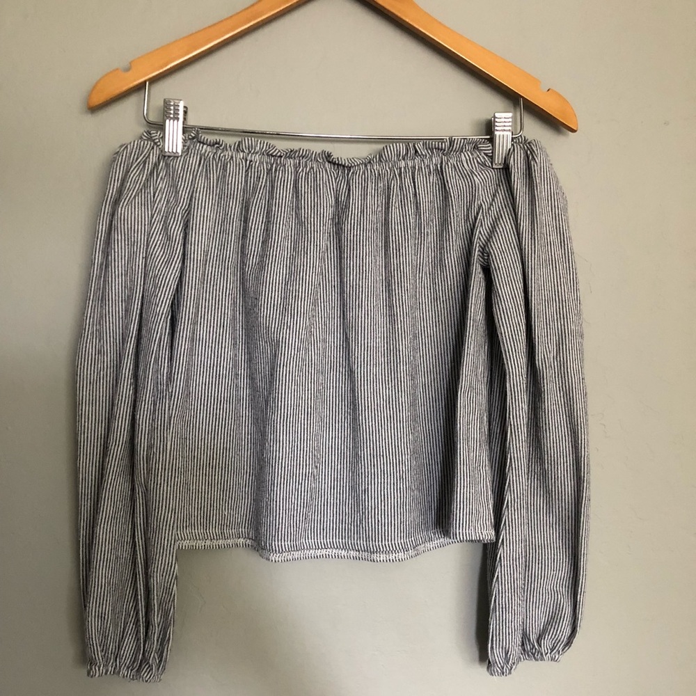 Brandy Melville Theia Top - Picture 3 of 4